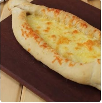 Esfiha turca de queijo com alho poró